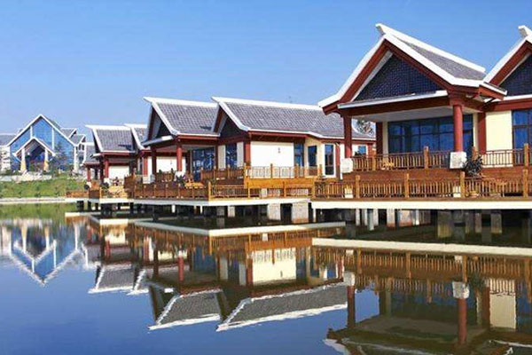 威海汤泊温泉度假村+威海汤泊温泉+双人自助早餐·移步亦景、动静相宜，营造一种远离尘嚣，回归自然的宁静，惬意的生活新方式